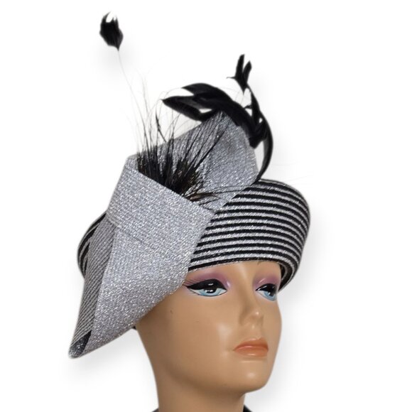 KaKy Co.Black & Silver Metallic Beret Style Feathers & Large Bow Detail Couture - Picture 1 of 8